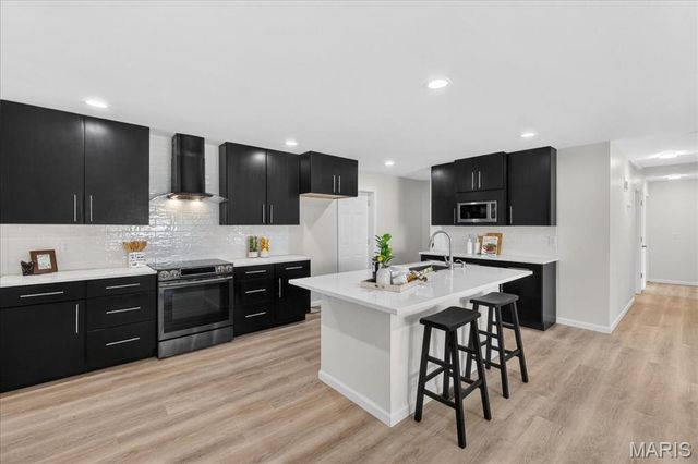 16 Pines Drive, St Peters, MO 63376