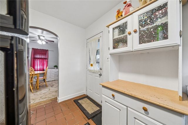 1109 Saint Clair St, Derry Twp, PA 15650