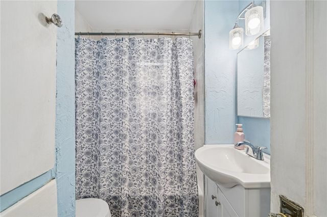 1109 Saint Clair St, Derry Twp, PA 15650