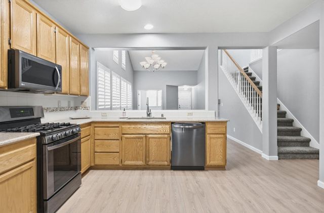 715 Deer Park Dr, Lincoln, CA 95648