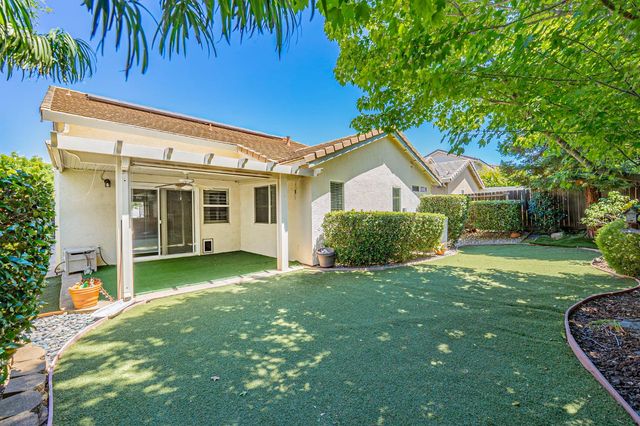715 Deer Park Dr, Lincoln, CA 95648