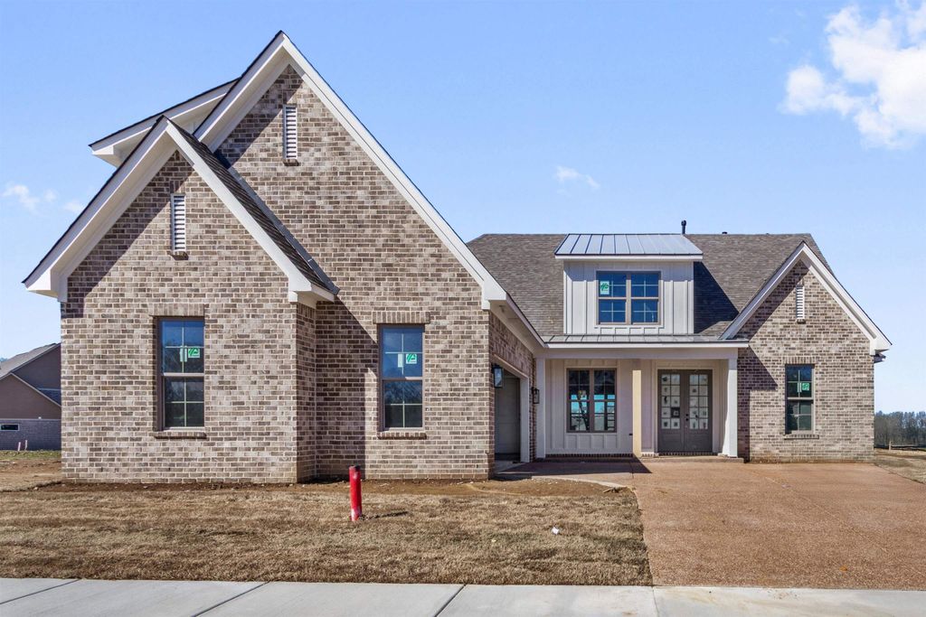 5311 THUNDER BOLT CV, Lakeland, TN 38002