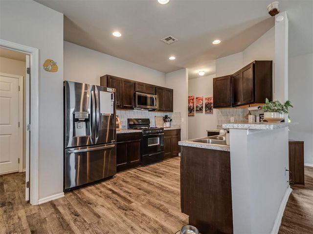 2009 Bosc Drive, Newcastle, OK 73065