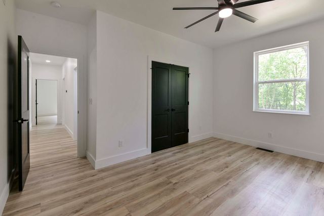 102 James River Road, Kimberling City, MO 65686