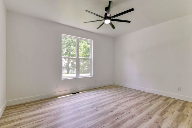 102 James River Road, Kimberling City, MO 65686