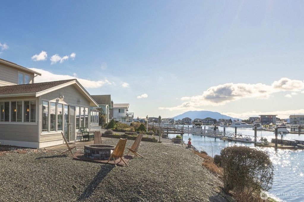4121 Saltspring Drive, Ferndale, WA 98248