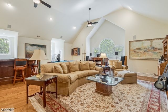 19 Heritage Ct, Bernardsville Boro, NJ 07931
