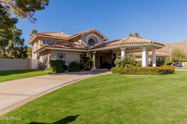 11820 S WARPAINT Drive, Phoenix, AZ 85044