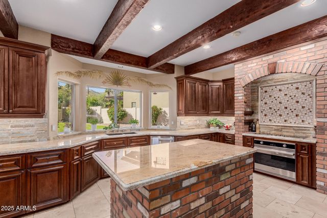 11820 S WARPAINT Drive, Phoenix, AZ 85044