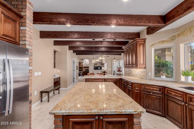 11820 S WARPAINT Drive, Phoenix, AZ 85044