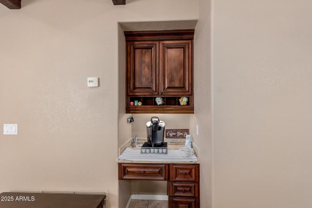 11820 S WARPAINT Drive, Phoenix, AZ 85044