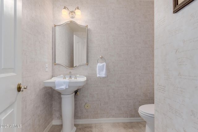 11820 S WARPAINT Drive, Phoenix, AZ 85044