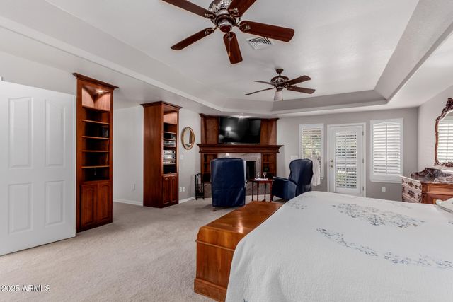 11820 S WARPAINT Drive, Phoenix, AZ 85044