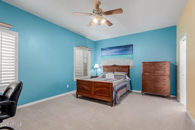 11820 S WARPAINT Drive, Phoenix, AZ 85044