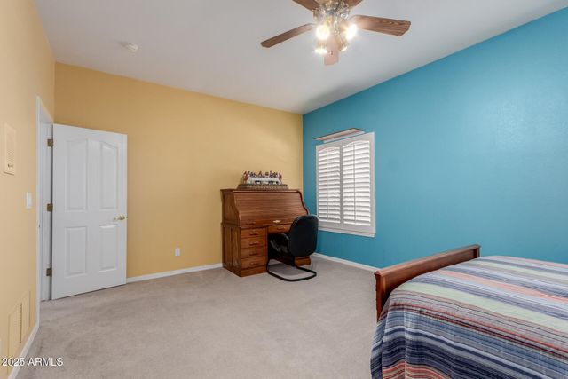 11820 S WARPAINT Drive, Phoenix, AZ 85044