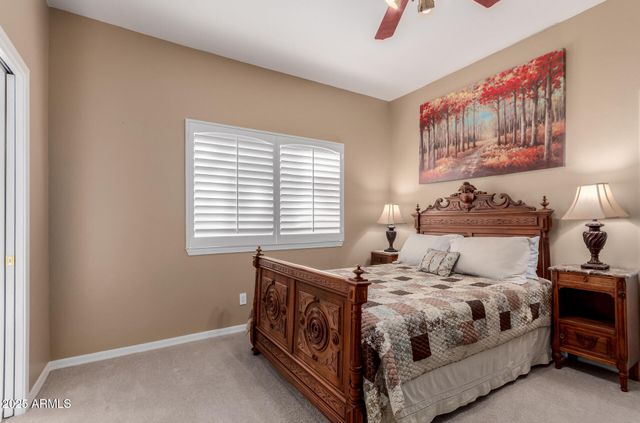 11820 S WARPAINT Drive, Phoenix, AZ 85044