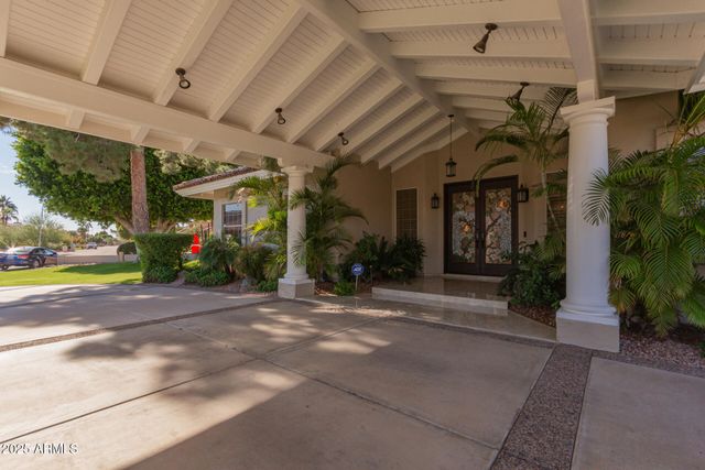 11820 S WARPAINT Drive, Phoenix, AZ 85044