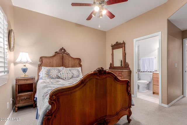 11820 S WARPAINT Drive, Phoenix, AZ 85044