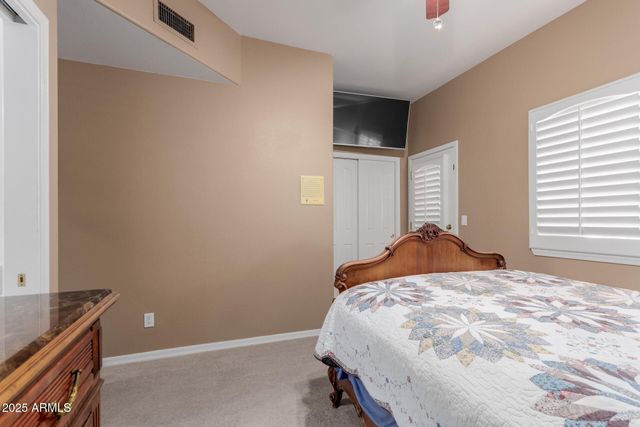 11820 S WARPAINT Drive, Phoenix, AZ 85044