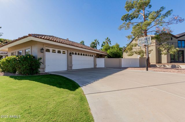 11820 S WARPAINT Drive, Phoenix, AZ 85044