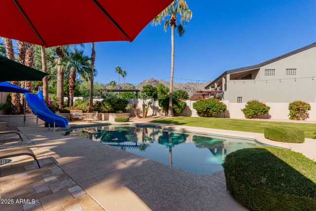 11820 S WARPAINT Drive, Phoenix, AZ 85044