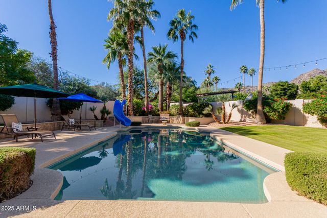 11820 S WARPAINT Drive, Phoenix, AZ 85044