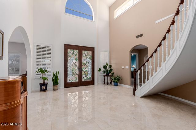 11820 S WARPAINT Drive, Phoenix, AZ 85044