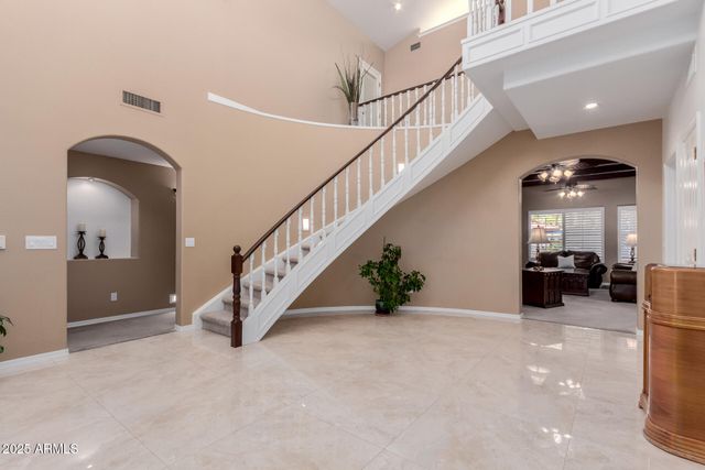 11820 S WARPAINT Drive, Phoenix, AZ 85044