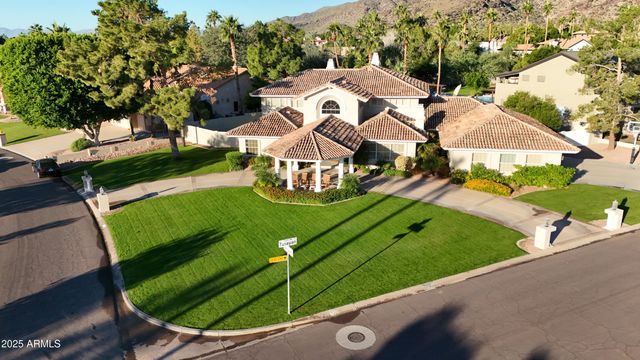 11820 S WARPAINT Drive, Phoenix, AZ 85044