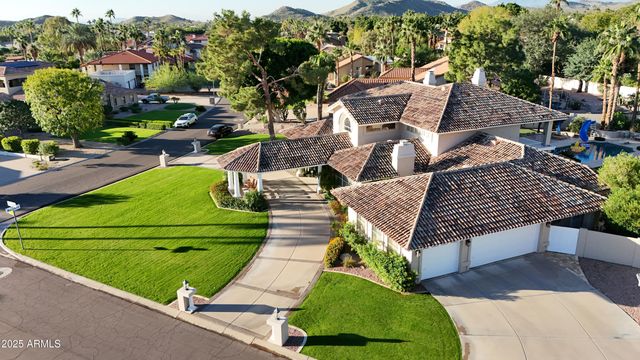 11820 S WARPAINT Drive, Phoenix, AZ 85044