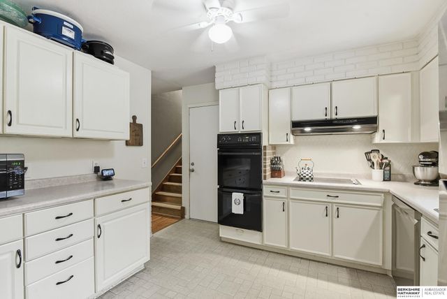 9762 Grover Street, Omaha, NE 68124