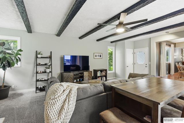 9762 Grover Street, Omaha, NE 68124