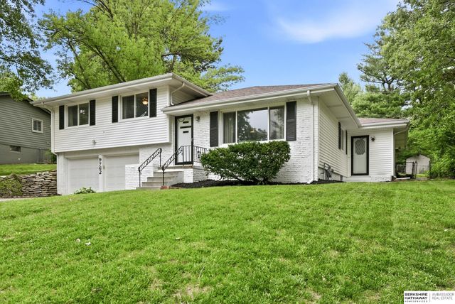 9762 Grover Street, Omaha, NE 68124