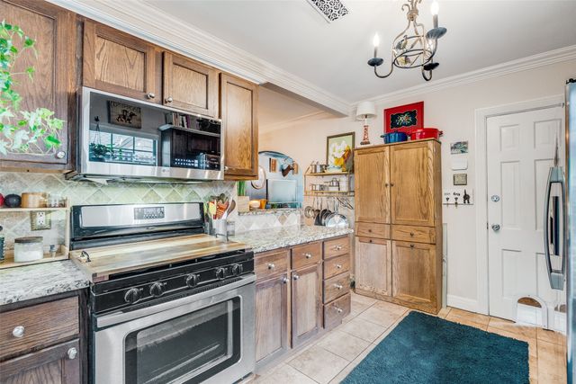 118 N Briscoe Boulevard, Dallas, TX 75211