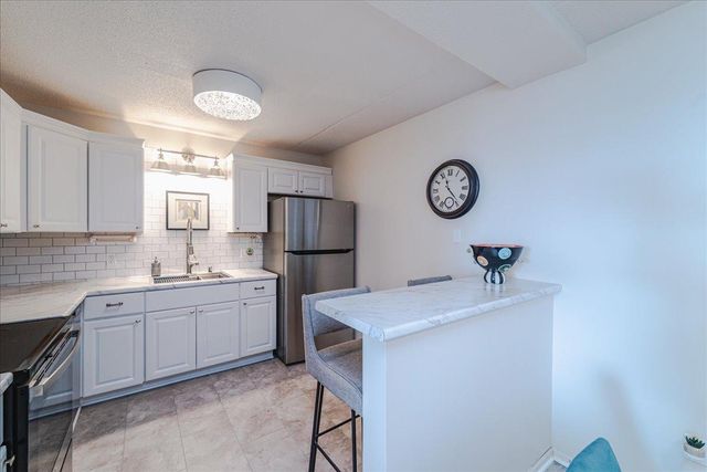 2601 Kenzie Terrace 519, Saint Anthony, MN 55418