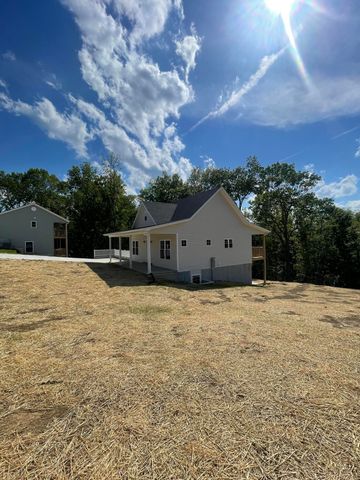 104 Cedarwood Drive, Lancaster, KY 40444