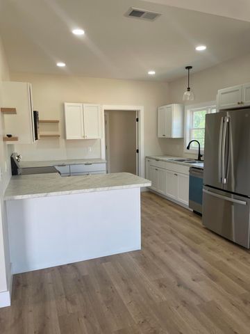 104 Cedarwood Drive, Lancaster, KY 40444