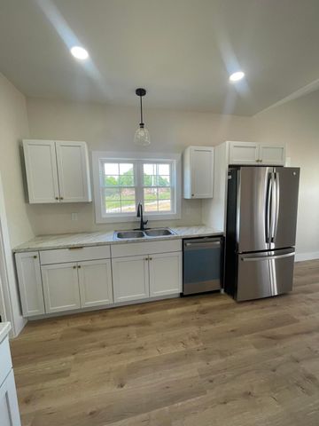 104 Cedarwood Drive, Lancaster, KY 40444