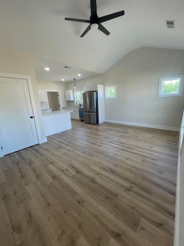 104 Cedarwood Drive, Lancaster, KY 40444
