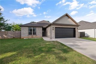 730 Winston Place, Centerton, AR 72719