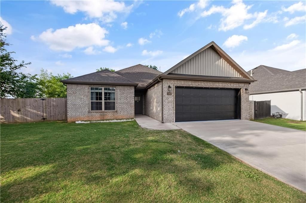 730 Winston Place, Centerton, AR 72719