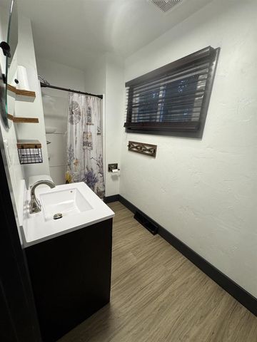 618 E DIVISION STREET, Shawano, WI 54166