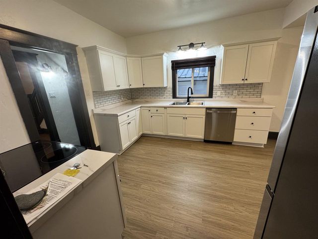 618 E DIVISION STREET, Shawano, WI 54166