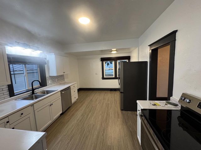 618 E DIVISION STREET, Shawano, WI 54166