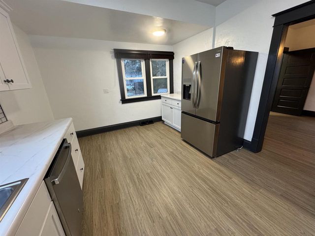 618 E DIVISION STREET, Shawano, WI 54166