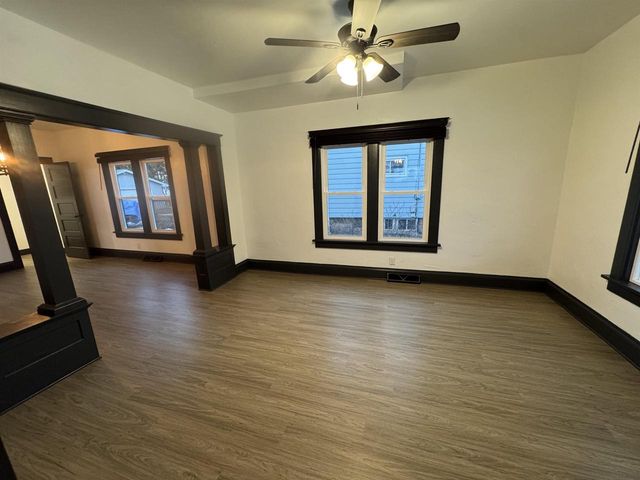 618 E DIVISION STREET, Shawano, WI 54166