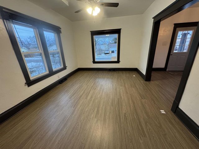 618 E DIVISION STREET, Shawano, WI 54166