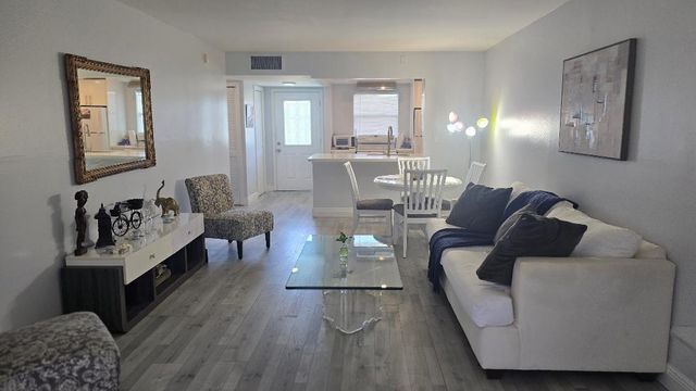 606 SW NATURA Boulevard 208, Deerfield Beach, FL 33441