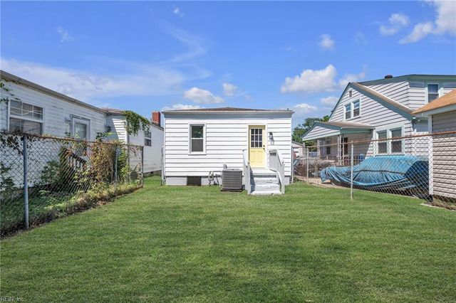 2801 Evergreen PL, Portsmouth, VA 23704