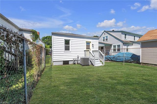 2801 Evergreen PL, Portsmouth, VA 23704